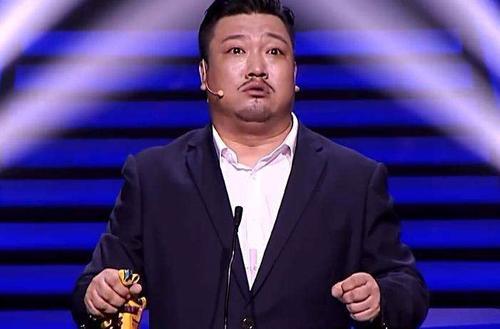 贾冰 漂亮 表情包,萌态可掬引网友热议