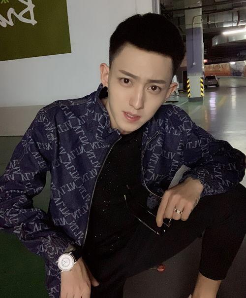 网红李耀阳个人资料,从网红到影响力人物，揭秘他的成长之路