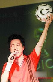 明星高背景,揭秘高背景明星的璀璨人生